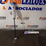 LOTE 021 - 02 GUARDA-CHUVAS PEQUENOS. (NO ESTADO) ATENÇÃO! FAZER A VISITAÇÃO ANTES DE ARREMATAR, NÃO SABEMOS SE FUNCIONA. LEILÃO NÃO TEM GARANTIA E NEM DEVOLUÇÃO, SUJEITO A POSSÍVEIS AVARIAS VISÍVEIS/OCULTAS E/OU AUSÊNCIA DE COMPONENTES.