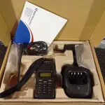 LOTE 001 - 01 RÁDIO COMUNICADOR. (NO ESTADO) ATENÇÃO! FAZER A VISITAÇÃO ANTES DE ARREMATAR, NÃO SABEMOS SE FUNCIONA. LEILÃO NÃO TEM GARANTIA E NEM DEVOLUÇÃO, SUJEITO A POSSÍVEIS AVARIAS VISÍVEIS/OCULTAS E/OU AUSÊNCIA DE COMPONENTES.