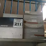 LOTE 211 - 12 ROTEADORES LINKSYS. (NO ESTADO) ATENÇÃO! FAZER A VISITAÇÃO ANTES DE ARREMATAR, NÃO SABEMOS SE FUNCIONA. LEILÃO NÃO TEM GARANTIA E NEM DEVOLUÇÃO, SUJEITO A POSSÍVEIS AVARIAS VISÍVEIS/OCULTAS E/OU AUSÊNCIA DE COMPONENTES.