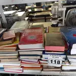 LOTE 118 - 01 LOTE COM LIVROS DIVERSOS. (NO ESTADO) ATENÇÃO! FAZER A VISITAÇÃO ANTES DE ARREMATAR, NÃO SABEMOS SE FUNCIONA. LEILÃO NÃO TEM GARANTIA E NEM DEVOLUÇÃO, SUJEITO A POSSÍVEIS AVARIAS VISÍVEIS/OCULTAS E/OU AUSÊNCIA DE COMPONENTES.