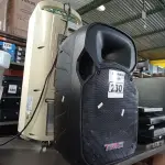 LOTE 230 - 01 CAIXA DE SOM AMPLIFICADA MARCA TRC E 01 CLIMATIZADOR. (NO ESTADO) ATENÇÃO! FAZER A VISITAÇÃO ANTES DE ARREMATAR, NÃO SABEMOS SE FUNCIONA. LEILÃO NÃO TEM GARANTIA E NEM DEVOLUÇÃO, SUJEITO A POSSÍVEIS AVARIAS VISÍVEIS/OCULTAS E/OU AUSÊNCIA DE COMPONENTES.