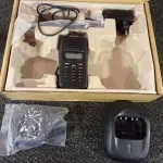 LOTE 005 - 01 RÁDIO COMUNICADOR. (NO ESTADO) ATENÇÃO! FAZER A VISITAÇÃO ANTES DE ARREMATAR, NÃO SABEMOS SE FUNCIONA. LEILÃO NÃO TEM GARANTIA E NEM DEVOLUÇÃO, SUJEITO A POSSÍVEIS AVARIAS VISÍVEIS/OCULTAS E/OU AUSÊNCIA DE COMPONENTES.