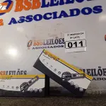 LOTE 011 - 02 LANTERNAS DE LONGO ALCANCE MODELO B-MAX. (NO ESTADO) ATENÇÃO! FAZER A VISITAÇÃO ANTES DE ARREMATAR, NÃO SABEMOS SE FUNCIONA. LEILÃO NÃO TEM GARANTIA E NEM DEVOLUÇÃO, SUJEITO A POSSÍVEIS AVARIAS VISÍVEIS/OCULTAS E/OU AUSÊNCIA DE COMPONENTES.