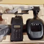 LOTE 049 - 01 RÁDIO COMUNICADOR. (NO ESTADO) ATENÇÃO! FAZER A VISITAÇÃO ANTES DE ARREMATAR, NÃO SABEMOS SE FUNCIONA. LEILÃO NÃO TEM GARANTIA E NEM DEVOLUÇÃO, SUJEITO A POSSÍVEIS AVARIAS VISÍVEIS/OCULTAS E/OU AUSÊNCIA DE COMPONENTES.