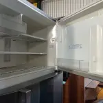 LOTE 255 - 01 GELADEIRA MARCA ELECTROLUX 220V. (NO ESTADO) ATENÇÃO! FAZER A VISITAÇÃO ANTES DE ARREMATAR, NÃO SABEMOS SE FUNCIONA. LEILÃO NÃO TEM GARANTIA E NEM DEVOLUÇÃO, SUJEITO A POSSÍVEIS AVARIAS VISÍVEIS/OCULTAS E/OU AUSÊNCIA DE COMPONENTES.