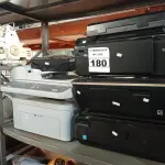 LOTE 180 - 04 IMPRESSORAS, 01 SUCATA DE VIDEOGAME E 01 MÁQUINA DE ESCREVER MARCAS E MODELOS DIVERSOS. (NO ESTADO) ATENÇÃO! FAZER A VISITAÇÃO ANTES DE ARREMATAR, NÃO SABEMOS SE FUNCIONA. LEILÃO NÃO TEM GARANTIA E NEM DEVOLUÇÃO, SUJEITO A POSSÍVEIS AVARIAS VISÍVEIS/OCULTAS E/OU AUSÊNCIA DE COMPONENTES.