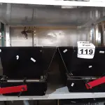 LOTE 119 - 02 LUMINÁRIAS PARA ESTÚDIO. (NO ESTADO) ATENÇÃO! FAZER A VISITAÇÃO ANTES DE ARREMATAR, NÃO SABEMOS SE FUNCIONA. LEILÃO NÃO TEM GARANTIA E NEM DEVOLUÇÃO, SUJEITO A POSSÍVEIS AVARIAS VISÍVEIS/OCULTAS E/OU AUSÊNCIA DE COMPONENTES.