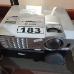 LOTE 183 - 02 PROJETORES MULTIMIDIA MARCAS E MODELOS DIVERSOS. (NO ESTADO) ATENÇÃO! FAZER A VISITAÇÃO ANTES DE ARREMATAR, NÃO SABEMOS SE FUNCIONA. LEILÃO NÃO TEM GARANTIA E NEM DEVOLUÇÃO, SUJEITO A POSSÍVEIS AVARIAS VISÍVEIS/OCULTAS E/OU AUSÊNCIA DE COMPONENTES.