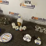 LOTE 078 - 01 LOTE COM OBJETOS DECORATIVOS DIVERSOS. (NO ESTADO) ATENÇÃO! FAZER A VISITAÇÃO ANTES DE ARREMATAR, NÃO SABEMOS SE FUNCIONA. LEILÃO NÃO TEM GARANTIA E NEM DEVOLUÇÃO, SUJEITO A POSSÍVEIS AVARIAS VISÍVEIS/OCULTAS E/OU AUSÊNCIA DE COMPONENTES.