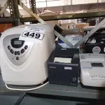 LOTE 449 - 01 MULTIPANE E 02 IMPRESSORAS DE CUPOM MARCAS E MODELOS DIVERSOS. (NO ESTADO) ATENÇÃO! FAZER A VISITAÇÃO ANTES DE ARREMATAR, NÃO SABEMOS SE FUNCIONA. LEILÃO NÃO TEM GARANTIA E NEM DEVOLUÇÃO, SUJEITO A POSSÍVEIS AVARIAS VISÍVEIS/OCULTAS E/OU AUSÊNCIA DE COMPONENTES.