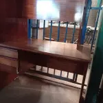LOTE 289 - 01 ARMÁRIO BAIXO E 02 MESAS EM MADEIRA. (NO ESTADO) ATENÇÃO! FAZER A VISITAÇÃO ANTES DE ARREMATAR, NÃO SABEMOS SE FUNCIONA. LEILÃO NÃO TEM GARANTIA E NEM DEVOLUÇÃO, SUJEITO A POSSÍVEIS AVARIAS VISÍVEIS/OCULTAS E/OU AUSÊNCIA DE COMPONENTES.