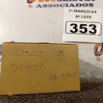 LOTE 353 - 01 BATERIA 20V DE 5AH MARCA DEWALT. (NOVO). (NO ESTADO) ATENÇÃO! FAZER A VISITAÇÃO ANTES DE ARREMATAR, NÃO SABEMOS SE FUNCIONA. LEILÃO NÃO TEM GARANTIA E NEM DEVOLUÇÃO, SUJEITO A POSSÍVEIS AVARIAS VISÍVEIS/OCULTAS E/OU AUSÊNCIA DE COMPONENTES.