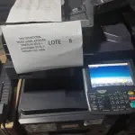 LOTE 008 - 01 MULTIFUNCIONAL MONO LASER_KYOCERA TASKALFA 3010I + GRAMPEADOR 50 FLS + GABINETE COM RODAS E 01 MULTIFUNCIONAL COLOR LASER_KYOCERA TASKALFA 4551CI + GABINETE COM RODAS (NO ESTADO)
