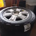 LOTE 486 - 04 RODAS DE LIGA LEVE DA AMAROCK COM PNEUS MEIA VIDA 265/60/18(NO ESTADO) ATENÇÃO! FAZER A VISITAÇÃO ANTES DE ARREMATAR, NÃO SABEMOS SE FUNCIONA. LEILÃO NÃO TEM GARANTIA E NEM DEVOLUÇÃO, SUJEITO A POSSÍVEIS AVARIAS VISÍVEIS/OCULTAS E/OU AUSÊNCIA DE COMPONENTES.