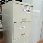 LOTE 474 - 01 ARQUIVO DE AÇO COM 04 GAVETAS. (NO ESTADO) ATENÇÃO! FAZER A VISITAÇÃO ANTES DE ARREMATAR, NÃO SABEMOS SE FUNCIONA. LEILÃO NÃO TEM GARANTIA E NEM DEVOLUÇÃO, SUJEITO A POSSÍVEIS AVARIAS VISÍVEIS/OCULTAS E/OU AUSÊNCIA DE COMPONENTES.