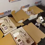 LOTE 385 - 03 APARELHOS DE TELEFONE. (NO ESTADO) ATENÇÃO! FAZER A VISITAÇÃO ANTES DE ARREMATAR, NÃO SABEMOS SE FUNCIONA. LEILÃO NÃO TEM GARANTIA E NEM DEVOLUÇÃO, SUJEITO A POSSÍVEIS AVARIAS VISÍVEIS/OCULTAS E/OU AUSÊNCIA DE COMPONENTES.