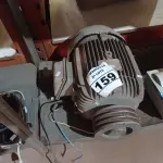 LOTE 159 - 01 MOTOR ELÉTRICO. (NO ESTADO) ATENÇÃO! FAZER A VISITAÇÃO ANTES DE ARREMATAR, NÃO SABEMOS SE FUNCIONA. LEILÃO NÃO TEM GARANTIA E NEM DEVOLUÇÃO, SUJEITO A POSSÍVEIS AVARIAS VISÍVEIS/OCULTAS E/OU AUSÊNCIA DE COMPONENTES.