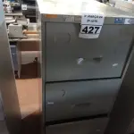 LOTE 427 - 01 ARQUIVO DE AÇO COM 04 GAVETAS. (NO ESTADO) ATENÇÃO! FAZER A VISITAÇÃO ANTES DE ARREMATAR, NÃO SABEMOS SE FUNCIONA. LEILÃO NÃO TEM GARANTIA E NEM DEVOLUÇÃO, SUJEITO A POSSÍVEIS AVARIAS VISÍVEIS/OCULTAS E/OU AUSÊNCIA DE COMPONENTES.
