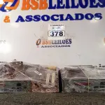 LOTE 378 - 02 PLACAS MÃE MARCAS E MODELOS DIVERSOS. (NO ESTADO) ATENÇÃO! FAZER A VISITAÇÃO ANTES DE ARREMATAR, NÃO SABEMOS SE FUNCIONA. LEILÃO NÃO TEM GARANTIA E NEM DEVOLUÇÃO, SUJEITO A POSSÍVEIS AVARIAS VISÍVEIS/OCULTAS E/OU AUSÊNCIA DE COMPONENTES.