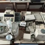 LOTE 410 - 01 LOTE COM MATERIAIS DIVERSOS. (NO ESTADO) ATENÇÃO! FAZER A VISITAÇÃO ANTES DE ARREMATAR, NÃO SABEMOS SE FUNCIONA. LEILÃO NÃO TEM GARANTIA E NEM DEVOLUÇÃO, SUJEITO A POSSÍVEIS AVARIAS VISÍVEIS/OCULTAS E/OU AUSÊNCIA DE COMPONENTES.