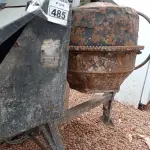 LOTE 485 - 01 BETONEIRA. (NO ESTADO) ATENÇÃO! FAZER A VISITAÇÃO ANTES DE ARREMATAR, NÃO SABEMOS SE FUNCIONA. LEILÃO NÃO TEM GARANTIA E NEM DEVOLUÇÃO, SUJEITO A POSSÍVEIS AVARIAS VISÍVEIS/OCULTAS E/OU AUSÊNCIA DE COMPONENTES.
