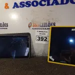 LOTE 392 - 02 TABLETS MARCAS E MODELOS DIVERSOS. (NO ESTADO) ATENÇÃO! FAZER A VISITAÇÃO ANTES DE ARREMATAR, NÃO SABEMOS SE FUNCIONA. LEILÃO NÃO TEM GARANTIA E NEM DEVOLUÇÃO, SUJEITO A POSSÍVEIS AVARIAS VISÍVEIS/OCULTAS E/OU AUSÊNCIA DE COMPONENTES.