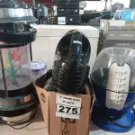 LOTE 275 - 01 MOTOR PARA REFRIGERAÇÃO E UTENSÍLIOS DIVERSOS. (NO ESTADO) ATENÇÃO! FAZER A VISITAÇÃO ANTES DE ARREMATAR, NÃO SABEMOS SE FUNCIONA. LEILÃO NÃO TEM GARANTIA E NEM DEVOLUÇÃO, SUJEITO A POSSÍVEIS AVARIAS VISÍVEIS/OCULTAS E/OU AUSÊNCIA DE COMPONENTES.
