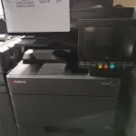 LOTE 024 - 01 MULTIFUNCIONAL COLOR LASER_KYOCERA TASKALFA 2552CI. (NO ESTADO) 