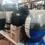 LOTE 275 - 01 MOTOR PARA REFRIGERAÇÃO E UTENSÍLIOS DIVERSOS. (NO ESTADO) ATENÇÃO! FAZER A VISITAÇÃO ANTES DE ARREMATAR, NÃO SABEMOS SE FUNCIONA. LEILÃO NÃO TEM GARANTIA E NEM DEVOLUÇÃO, SUJEITO A POSSÍVEIS AVARIAS VISÍVEIS/OCULTAS E/OU AUSÊNCIA DE COMPONENTES.