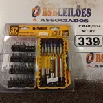 LOTE 339 - 01 KIT JOGO 37 PEÇAS PARA PARAFUSADEIRA DEWALT COM ESTOJO. (NO ESTADO) ATENÇÃO! FAZER A VISITAÇÃO ANTES DE ARREMATAR, NÃO SABEMOS SE FUNCIONA. LEILÃO NÃO TEM GARANTIA E NEM DEVOLUÇÃO, SUJEITO A POSSÍVEIS AVARIAS VISÍVEIS/OCULTAS E/OU AUSÊNCIA DE COMPONENTES.