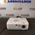 LOTE 371 - 01 PROJETOR MULTIMIDIA MARCA NEC. (NO ESTADO) ATENÇÃO! FAZER A VISITAÇÃO ANTES DE ARREMATAR, NÃO SABEMOS SE FUNCIONA. LEILÃO NÃO TEM GARANTIA E NEM DEVOLUÇÃO, SUJEITO A POSSÍVEIS AVARIAS VISÍVEIS/OCULTAS E/OU AUSÊNCIA DE COMPONENTES.