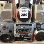 LOTE 280 - 01 ENCOSTO DE CABEÇA, 06 APARELHOS DE DVD, 01 APARELHO E 05 CAIXAS DE SOM MARCAS E MODELOS DIVERSOS. (NO ESTADO) ATENÇÃO! FAZER A VISITAÇÃO ANTES DE ARREMATAR, NÃO SABEMOS SE FUNCIONA. LEILÃO NÃO TEM GARANTIA E NEM DEVOLUÇÃO, SUJEITO A POSSÍVEIS AVARIAS VISÍVEIS/OCULTAS E/OU AUSÊNCIA DE COMPONENTES.