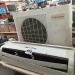 LOTE 409 - 01 AR-CONDICIONADO MARCA ELECTROLUX 18000BTU. (NO ESTADO) ATENÇÃO! FAZER A VISITAÇÃO ANTES DE ARREMATAR, NÃO SABEMOS SE FUNCIONA. LEILÃO NÃO TEM GARANTIA E NEM DEVOLUÇÃO, SUJEITO A POSSÍVEIS AVARIAS VISÍVEIS/OCULTAS E/OU AUSÊNCIA DE COMPONENTES.
