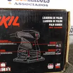 LOTE 345 - 01 LIXADEIRA ORBITAL DE PALMA 7232 200W-1/4 DE LIXA 220V MARCA SKIL. (NOVO). (NO ESTADO) ATENÇÃO! FAZER A VISITAÇÃO ANTES DE ARREMATAR, NÃO SABEMOS SE FUNCIONA. LEILÃO NÃO TEM GARANTIA E NEM DEVOLUÇÃO, SUJEITO A POSSÍVEIS AVARIAS VISÍVEIS/OCULTAS E/OU AUSÊNCIA DE COMPONENTES.