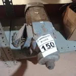 LOTE 150 - 01 MOTOR ELÉTRICO. (NO ESTADO) ATENÇÃO! FAZER A VISITAÇÃO ANTES DE ARREMATAR, NÃO SABEMOS SE FUNCIONA. LEILÃO NÃO TEM GARANTIA E NEM DEVOLUÇÃO, SUJEITO A POSSÍVEIS AVARIAS VISÍVEIS/OCULTAS E/OU AUSÊNCIA DE COMPONENTES.