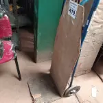 LOTE 419 - 01 CARRINHO PARA TRANSPORTE DE CARGAS. (NO ESTADO) ATENÇÃO! FAZER A VISITAÇÃO ANTES DE ARREMATAR, NÃO SABEMOS SE FUNCIONA. LEILÃO NÃO TEM GARANTIA E NEM DEVOLUÇÃO, SUJEITO A POSSÍVEIS AVARIAS VISÍVEIS/OCULTAS E/OU AUSÊNCIA DE COMPONENTES.