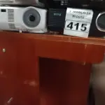 LOTE 415 - 04 PROJETORES MULTIMIDIA MARCAS E MODELOS DIVERSOS PARA RETIRADA DE PEÇAS. (NO ESTADO) ATENÇÃO! FAZER A VISITAÇÃO ANTES DE ARREMATAR, NÃO SABEMOS SE FUNCIONA. LEILÃO NÃO TEM GARANTIA E NEM DEVOLUÇÃO, SUJEITO A POSSÍVEIS AVARIAS VISÍVEIS/OCULTAS E/OU AUSÊNCIA DE COMPONENTES.