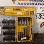 LOTE 339 - 01 KIT JOGO 37 PEÇAS PARA PARAFUSADEIRA DEWALT COM ESTOJO. (NO ESTADO) ATENÇÃO! FAZER A VISITAÇÃO ANTES DE ARREMATAR, NÃO SABEMOS SE FUNCIONA. LEILÃO NÃO TEM GARANTIA E NEM DEVOLUÇÃO, SUJEITO A POSSÍVEIS AVARIAS VISÍVEIS/OCULTAS E/OU AUSÊNCIA DE COMPONENTES.