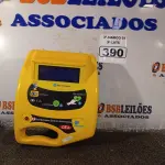 LOTE 390 - 01 DESFIBRILADOR EXTERNO AUTOMÁTICO. (NO ESTADO) ATENÇÃO! FAZER A VISITAÇÃO ANTES DE ARREMATAR, NÃO SABEMOS SE FUNCIONA. LEILÃO NÃO TEM GARANTIA E NEM DEVOLUÇÃO, SUJEITO A POSSÍVEIS AVARIAS VISÍVEIS/OCULTAS E/OU AUSÊNCIA DE COMPONENTES.
