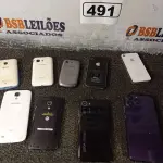 LOTE 491 - 08 CELULARES MARCAS E MODELOS DIVERSOS PARA RETIRADA DE PEÇAS. (NO ESTADO) ATENÇÃO! FAZER A VISITAÇÃO ANTES DE ARREMATAR, NÃO SABEMOS SE FUNCIONA. LEILÃO NÃO TEM GARANTIA E NEM DEVOLUÇÃO, SUJEITO A POSSÍVEIS AVARIAS VISÍVEIS/OCULTAS E/OU AUSÊNCIA DE COMPONENTES.