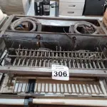 LOTE 306 - 01 MOTOR PARA MÁQUINA DE GELO. (NO ESTADO) ATENÇÃO! FAZER A VISITAÇÃO ANTES DE ARREMATAR, NÃO SABEMOS SE FUNCIONA. LEILÃO NÃO TEM GARANTIA E NEM DEVOLUÇÃO, SUJEITO A POSSÍVEIS AVARIAS VISÍVEIS/OCULTAS E/OU AUSÊNCIA DE COMPONENTES.