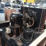 LOTE 414 - 01 MOTOR PARA REFRIGERAÇÃO MARCA ELGIN. (NO ESTADO) ATENÇÃO! FAZER A VISITAÇÃO ANTES DE ARREMATAR, NÃO SABEMOS SE FUNCIONA. LEILÃO NÃO TEM GARANTIA E NEM DEVOLUÇÃO, SUJEITO A POSSÍVEIS AVARIAS VISÍVEIS/OCULTAS E/OU AUSÊNCIA DE COMPONENTES.
