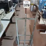 LOTE 379 - 01 CARRINHO PARA TRANSPORTE DE CARGAS. (NO ESTADO) ATENÇÃO! FAZER A VISITAÇÃO ANTES DE ARREMATAR, NÃO SABEMOS SE FUNCIONA. LEILÃO NÃO TEM GARANTIA E NEM DEVOLUÇÃO, SUJEITO A POSSÍVEIS AVARIAS VISÍVEIS/OCULTAS E/OU AUSÊNCIA DE COMPONENTES.