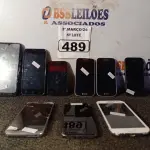 LOTE 489 - 08 CELULARES MARCAS E MODELOS DIVERSOS PARA RETIRADA DE PEÇAS. (NO ESTADO) ATENÇÃO! FAZER A VISITAÇÃO ANTES DE ARREMATAR, NÃO SABEMOS SE FUNCIONA. LEILÃO NÃO TEM GARANTIA E NEM DEVOLUÇÃO, SUJEITO A POSSÍVEIS AVARIAS VISÍVEIS/OCULTAS E/OU AUSÊNCIA DE COMPONENTES.