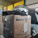 LOTE 316 - 01 LOTE COM MÁSCARAS DE PROTEÇÃO, CABOS, TECLADOS PARA PC E PERIFÉRICOS DIVERSOS. (NO ESTADO) ATENÇÃO! FAZER A VISITAÇÃO ANTES DE ARREMATAR, NÃO SABEMOS SE FUNCIONA. LEILÃO NÃO TEM GARANTIA E NEM DEVOLUÇÃO, SUJEITO A POSSÍVEIS AVARIAS VISÍVEIS/OCULTAS E/OU AUSÊNCIA DE COMPONENTES.