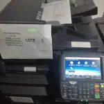 LOTE 005 - 01 MULTIFUNCIONAL MONO LASER_KYOCERA TASKALFA 3010I + GABINETE COM RODAS E 01 MULTIFUNCIONAL COLOR LASER_KYOCERA TASKALFA 4551CI + GRAMPEADOR 50 FLS + GABINETE COM RODAS (NO ESTADO)