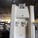 LOTE 438 - 01 BEBEDOURO PARA GARRAFÃO 220V. (NO ESTADO) ATENÇÃO! FAZER A VISITAÇÃO ANTES DE ARREMATAR, NÃO SABEMOS SE FUNCIONA. LEILÃO NÃO TEM GARANTIA E NEM DEVOLUÇÃO, SUJEITO A POSSÍVEIS AVARIAS VISÍVEIS/OCULTAS E/OU AUSÊNCIA DE COMPONENTES.
