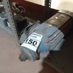 LOTE 150 - 01 MOTOR ELÉTRICO. (NO ESTADO) ATENÇÃO! FAZER A VISITAÇÃO ANTES DE ARREMATAR, NÃO SABEMOS SE FUNCIONA. LEILÃO NÃO TEM GARANTIA E NEM DEVOLUÇÃO, SUJEITO A POSSÍVEIS AVARIAS VISÍVEIS/OCULTAS E/OU AUSÊNCIA DE COMPONENTES.