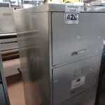 LOTE 428 - 01 ARQUIVO DE AÇO COM 04 GAVETAS. (NO ESTADO) ATENÇÃO! FAZER A VISITAÇÃO ANTES DE ARREMATAR, NÃO SABEMOS SE FUNCIONA. LEILÃO NÃO TEM GARANTIA E NEM DEVOLUÇÃO, SUJEITO A POSSÍVEIS AVARIAS VISÍVEIS/OCULTAS E/OU AUSÊNCIA DE COMPONENTES.