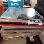 LOTE 221 - 01 LOTE COM VÁRIOS DISCOS DE VINIL. (NO ESTADO) ATENÇÃO! FAZER A VISITAÇÃO ANTES DE ARREMATAR, NÃO SABEMOS SE FUNCIONA. LEILÃO NÃO TEM GARANTIA E NEM DEVOLUÇÃO, SUJEITO A POSSÍVEIS AVARIAS VISÍVEIS/OCULTAS E/OU AUSÊNCIA DE COMPONENTES.